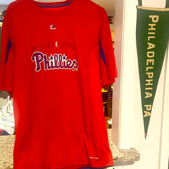 Majestic Mens XL Red Philadelphia Phillies Teeshirt - Picture 1 of 5